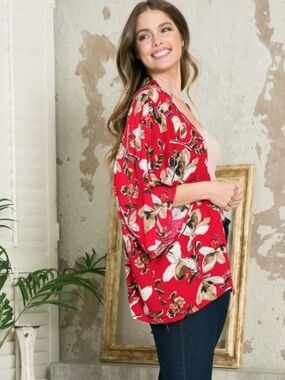 Justin and Taylor Red Floral Open-Front Kimono Shawl Jacket - Women 3/4 Length